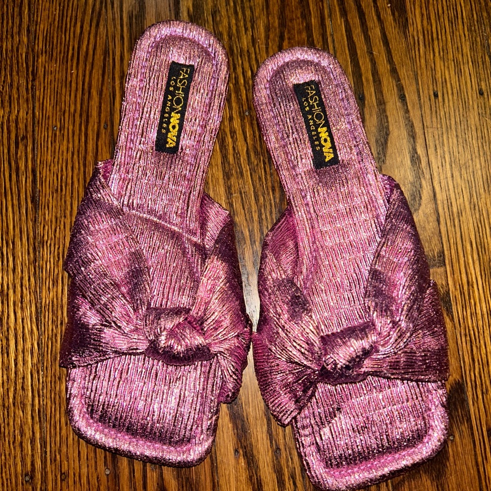 Fashion Nova shoes Pink metallic slide on sandals